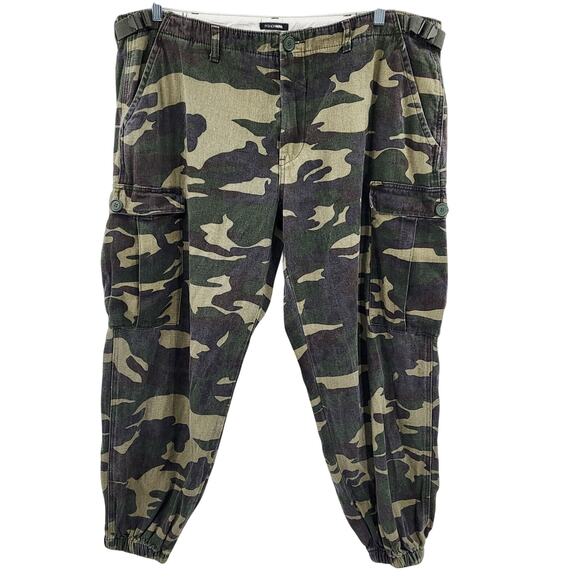 Fashion Nova Green Camo Cargo Pants Elasticized Ankles 100% Cotton Women's 2X - Picture 1 of 7